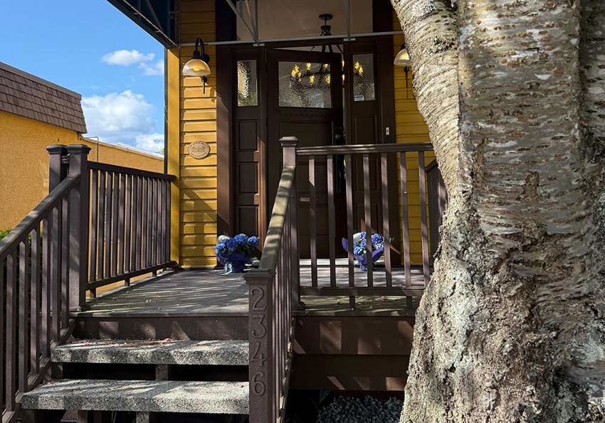 Ashton House Front 9